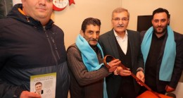 Başkan Adayı Aydın, Dereseki’de eline bastonu aldı ve festival sözü verdi