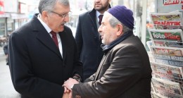 Murat Aydın’ın titreyen köpek için “üşümesin, hasta olacak” demesi duygulandırdı