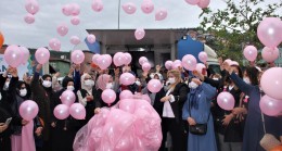 Pembe Balonlar Meme Kanserine Farkındalık İçin Uçuruldu