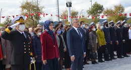 Cumhuriyetin 98. Yıl Kutlamaları Çelenk Koyma Töreniyle Başladı