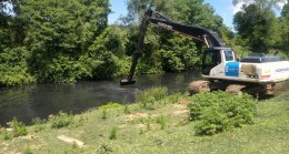 DSİ SORUMLULUĞUNDAKİ RİVA DERESİ’NDE İBB TEMİZLİĞİ