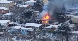 Beykoz’da Yeni Yılın İlk Yangını: Harmantepe’de Metruk Bina Alevlere Teslim Oldu