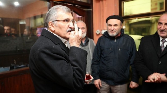 Murat Aydın bas-konuş sistemiyle taksicilerden destek istedi