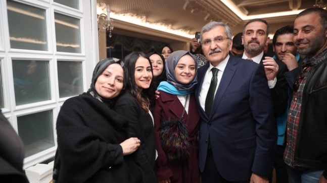 Beykoz adayı Murat Aydın’a bin kişilik meşaleli karşılama