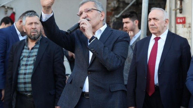 Murat Aydın’dan yaşlı adamın sorusuna “Tayyip Erdoğan’ın partisindenim” göndermesi