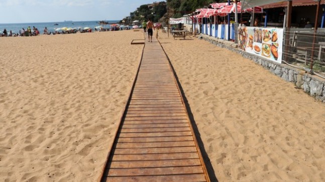 Riva’da Güneşe, Denize ve Kumsala Engel Yok