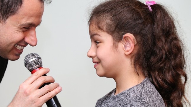 İŞİTME ENGELLİ HAVVA DUYMA SEVİNCİ YAŞADI