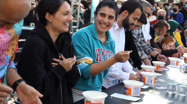 KANLICA YOĞURT FESTİVALİ’NDE LEZZET VE MÜZİK ŞÖLENİ YAŞANDI