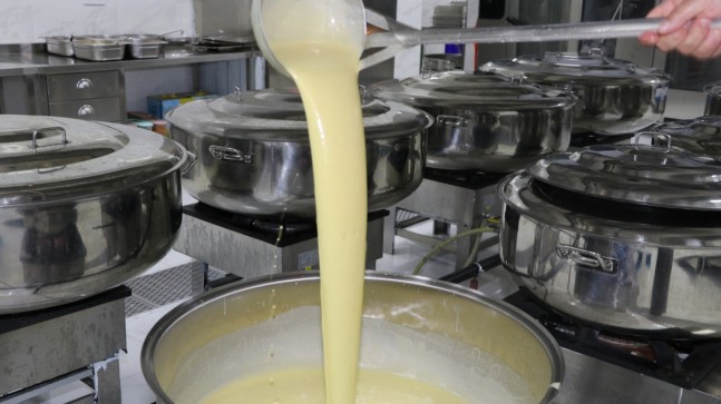 GÖNÜLLERİ ISITAN KAVACIK “MİLLET SOFRASI” KAPILARINI AÇTI