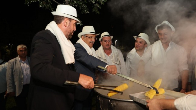 Tarihi Küçüksu Çayırı “Beykoz Mısır Festivali”yle Şenlendi