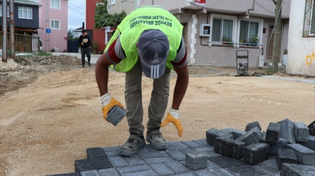 Anadolufeneri ve İshaklı Meydanı Güzelleşiyor