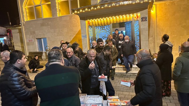 MHP Beykoz Kandil Simidi Dağıttı