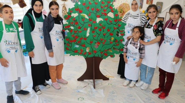 Engelli Çocuk ve Gençler AKDEM’de Sevgiyle Hayata Katılıyor