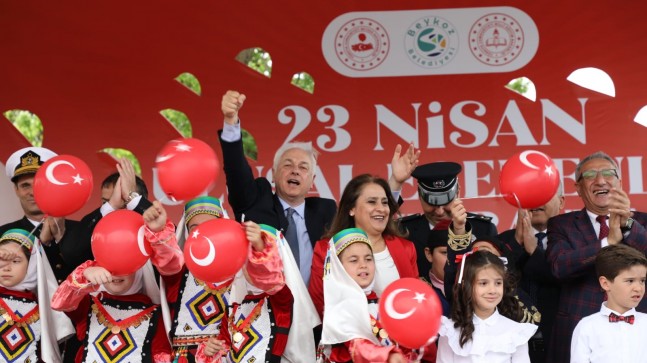 23 NİSAN BEYKOZ’DA COŞKUYLA KUTLANIYOR
