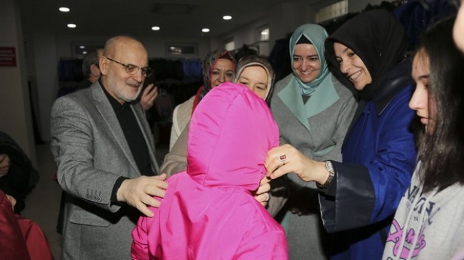 Beykoz’da 400 Çocuğa Kışlık Giysi