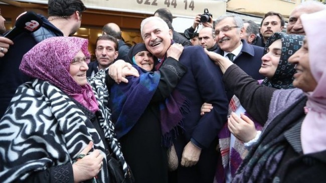 Binali Yıldırım Paşabahçe’de vatandaşla bir araya geldi