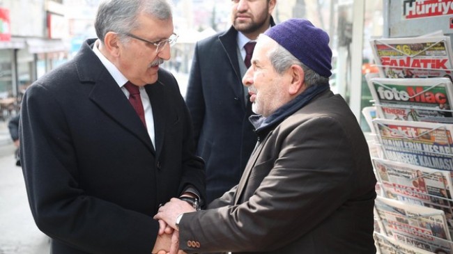 Murat Aydın’ın titreyen köpek için “üşümesin, hasta olacak” demesi duygulandırdı