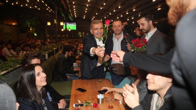 Başkan Aydın gençleri dinlemeye devam ediyor