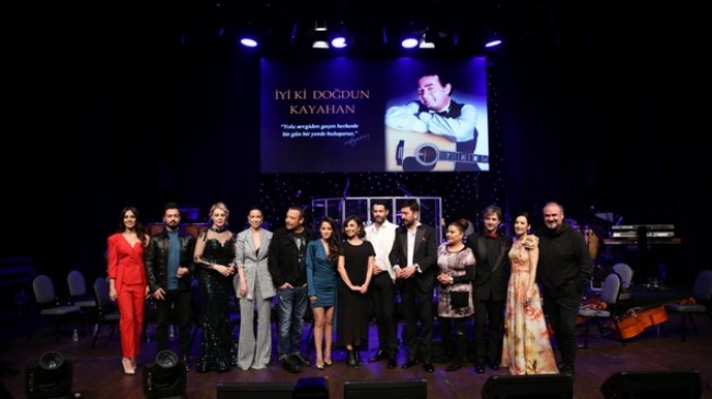 Kayahan Unutulmaz Şarkılarıyla Anıldı