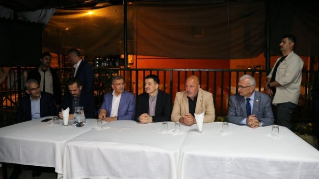 Bakan Pakdemirli Bal Üreticileriyle Sahurda Buluştu