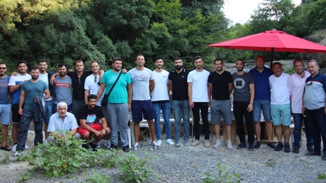 BELEDİYESPOR HENTBOL TAKIMI YENİ SEZON İÇİN TOPLANDI