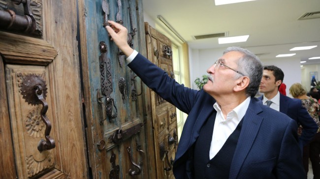 BEYKOZ’DA SESTEN ÖTE “GELENEKSEL KAPI TOKMAKLARI SERGİSİ” AÇILDI