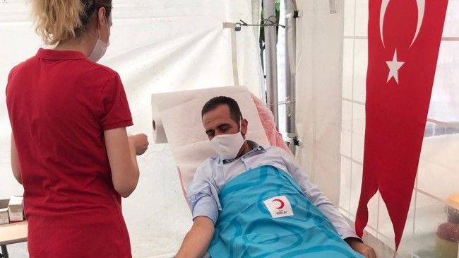 AK Parti Beykoz’dan Kızılay’a kan desteği