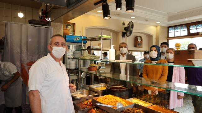 BEYKOZ’DA LOKANTALARDAN GÜZELLİK MERKEZLERİNE COVİD-19 DENETİMİ