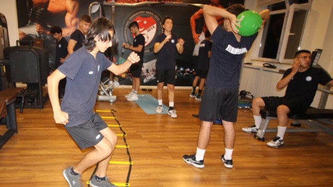 BEYKOZ BELEDİYESPOR’DA GENÇ HENTBOLCULARIN OKÇULAR VAKFI KAMPI SONA ERDİ