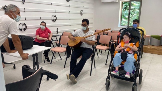 Engelleri AKDEM’de Müzikle Aşıyorlar