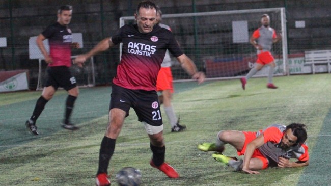 UĞUR SAKALOĞLU TURNUVASINDA GOL YAĞMURU VARDI