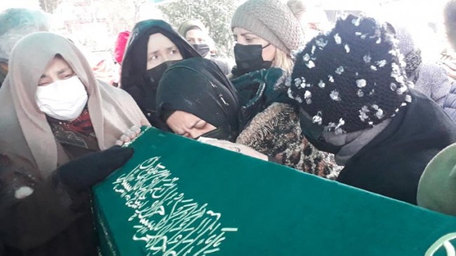 AK Parti Kadın Kolları Başkanı Gaye Zayıf’ın Anne Acısı