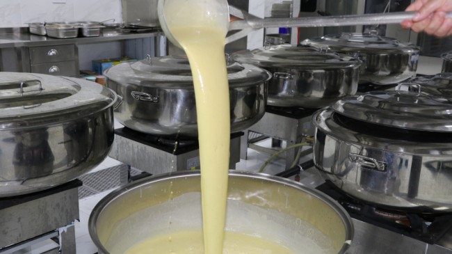 GÖNÜLLERİ ISITAN KAVACIK “MİLLET SOFRASI” KAPILARINI AÇTI