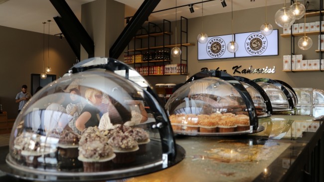 DÜNYA KAHVELERİYLE “BEYKOZ KAHVECİSİ” AÇILDI