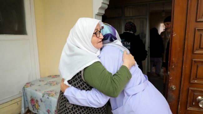 BEYKOZ’DA “EVDE TEMİZLİK HİZMETİ”YLE YÜZLER GÜLÜYOR