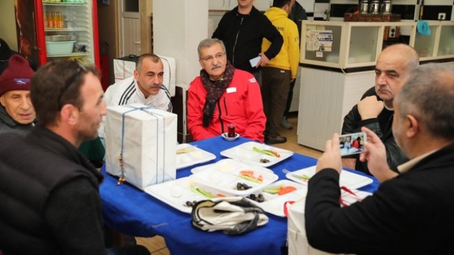 Murat Aydın Beykoz Kuşçular Kahvehanesi’ni ziyaret etti