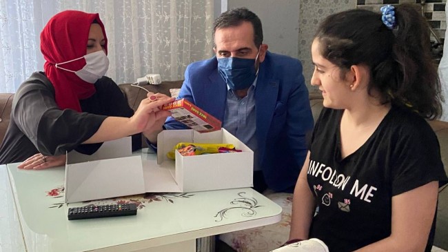 Çocukların ilk oruç hediyesi AK Parti Beykoz’dan