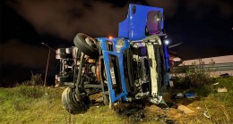 Beykoz’da gece yarısı TIR kazası 2 yaralı