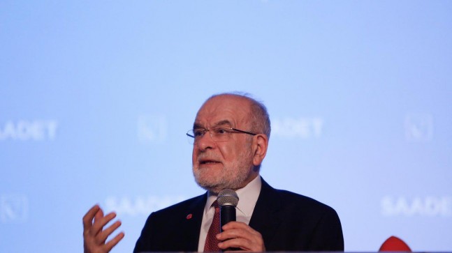 KARAMOLLAOĞLU BORÇLA GÖSTERİŞ YAPTILAR