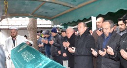 Şenel Ustabaşı annesini ebediyete uğurladı