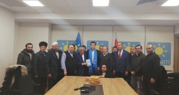 UYGUR TÜRKLERİNDEN İYİ PARTİ’YE TEŞEKKÜR ZİYARETİ
