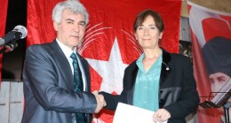 Vatan Partisi’nin Başkan Adayı Esra İspalarlı