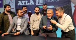 Beykoz Belediye Başkan Adayı Murat Aydın, oyun turnuvasına katılıp PUBG oynadı
