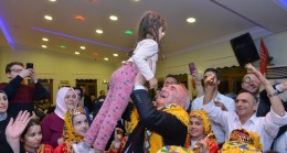 KASTAMONULULAR GECESİNİN YILDIZI COŞKUN TOSUN OLDU