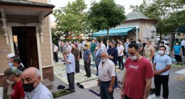 Protokol Üyeleri Beykoz Merkez Camisi’nde Vatandaşlarla Bir Araya Geldi