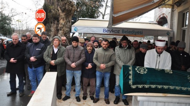 Göksu Mahallesi Muhtarı Arzu Ulubent eşini sonsuzluğa uğurladı.