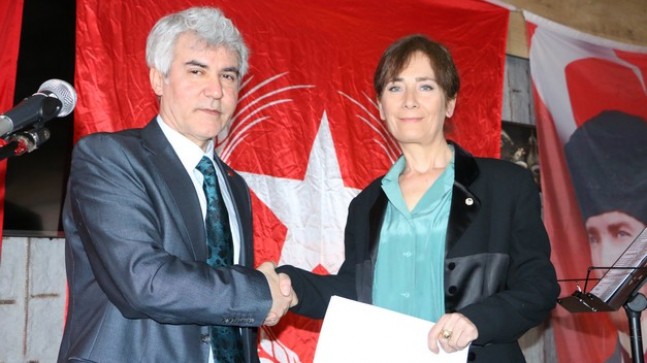 Vatan Partisi’nin Başkan Adayı Esra İspalarlı