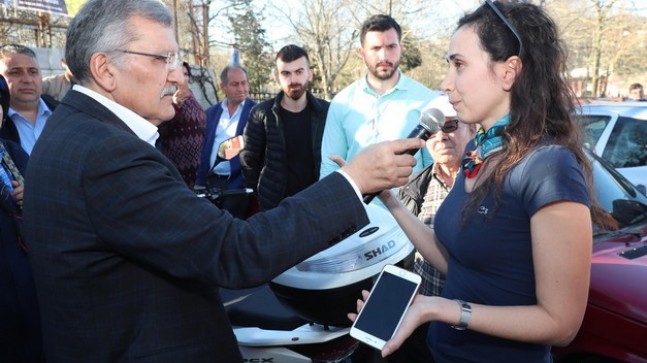 Mahalle sakininden Murat Aydın’a, “Çiller’den sonra ilk defa oyumu sana vereceğim”