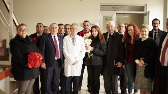 COŞKUN TOSUN, TIP BAYRAMI’NDA SAĞLIK ÇALIŞANLARINI YALNIZ BIRAKMADI