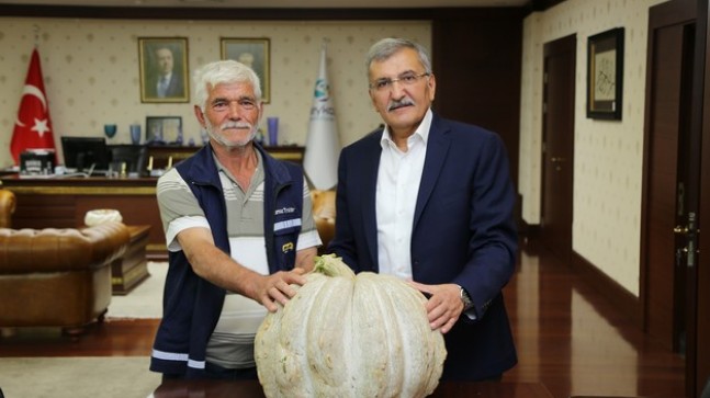 Karpuz Festivali Bozhane’ye Bereket Getirdi